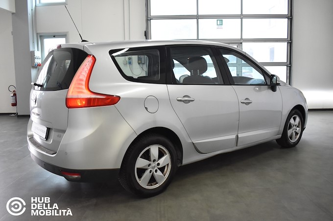 RENAULT Scénic 1.9 dCi 130CV Dynamique